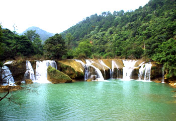 百色福禄河瀑布群 百色福禄河瀑布群