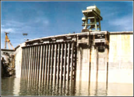 海南州龙羊峡水电站 海南州龙羊峡水电站